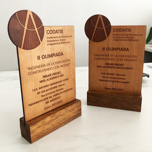 Trofeo tipo placa básico