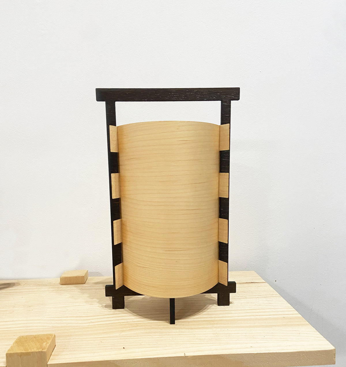 Lámpara de madera y Origami Tori