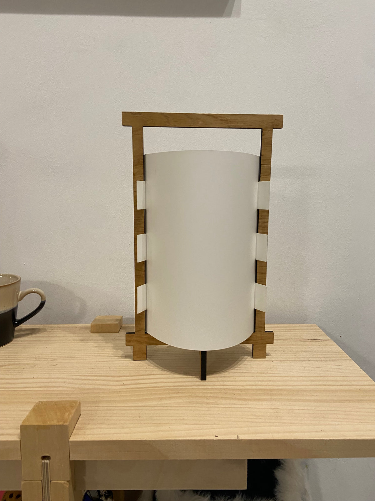 Lámpara de madera y Origami Tori